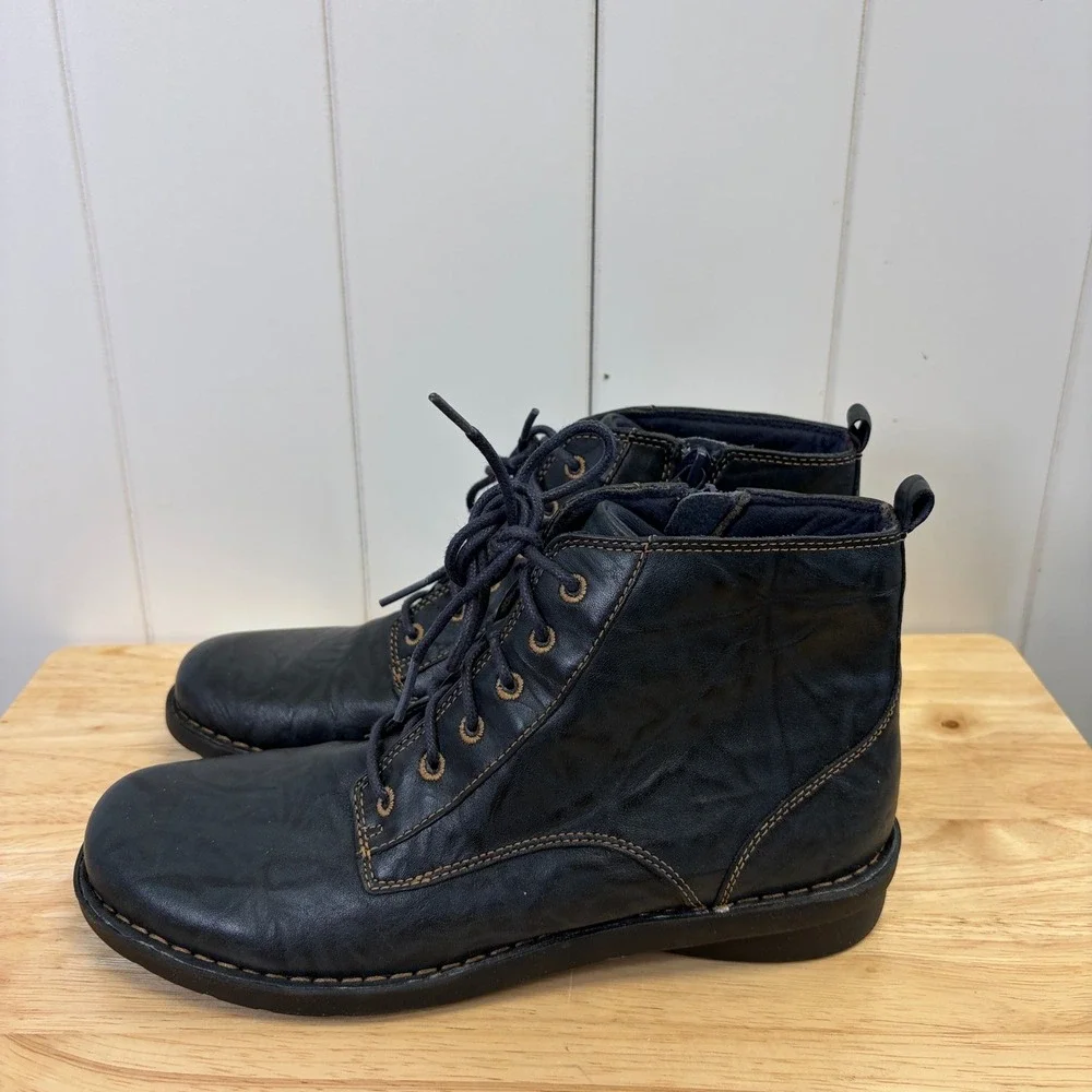 Clarks Nikki North Comfort Leather Lace Up Booties Women Size 10M Dark Academia